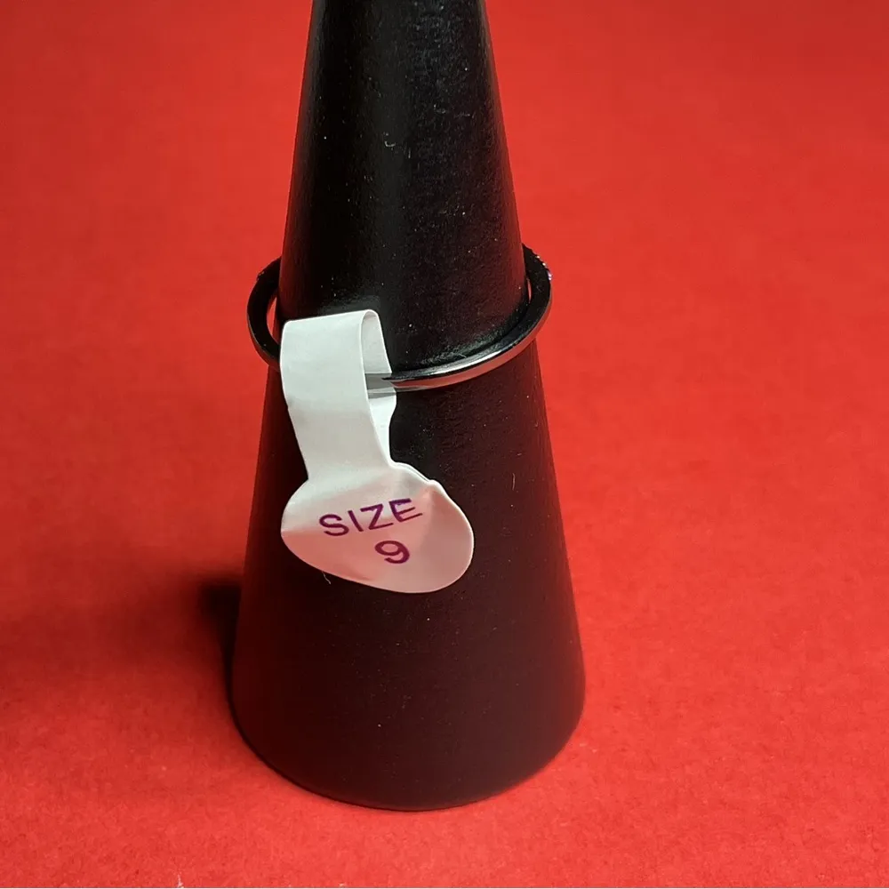 Bomb Party RBP6576 “Sweet as Sugar” Cubic Zirconia on Hematite Size 9 Ring NWT Silver - Image 3