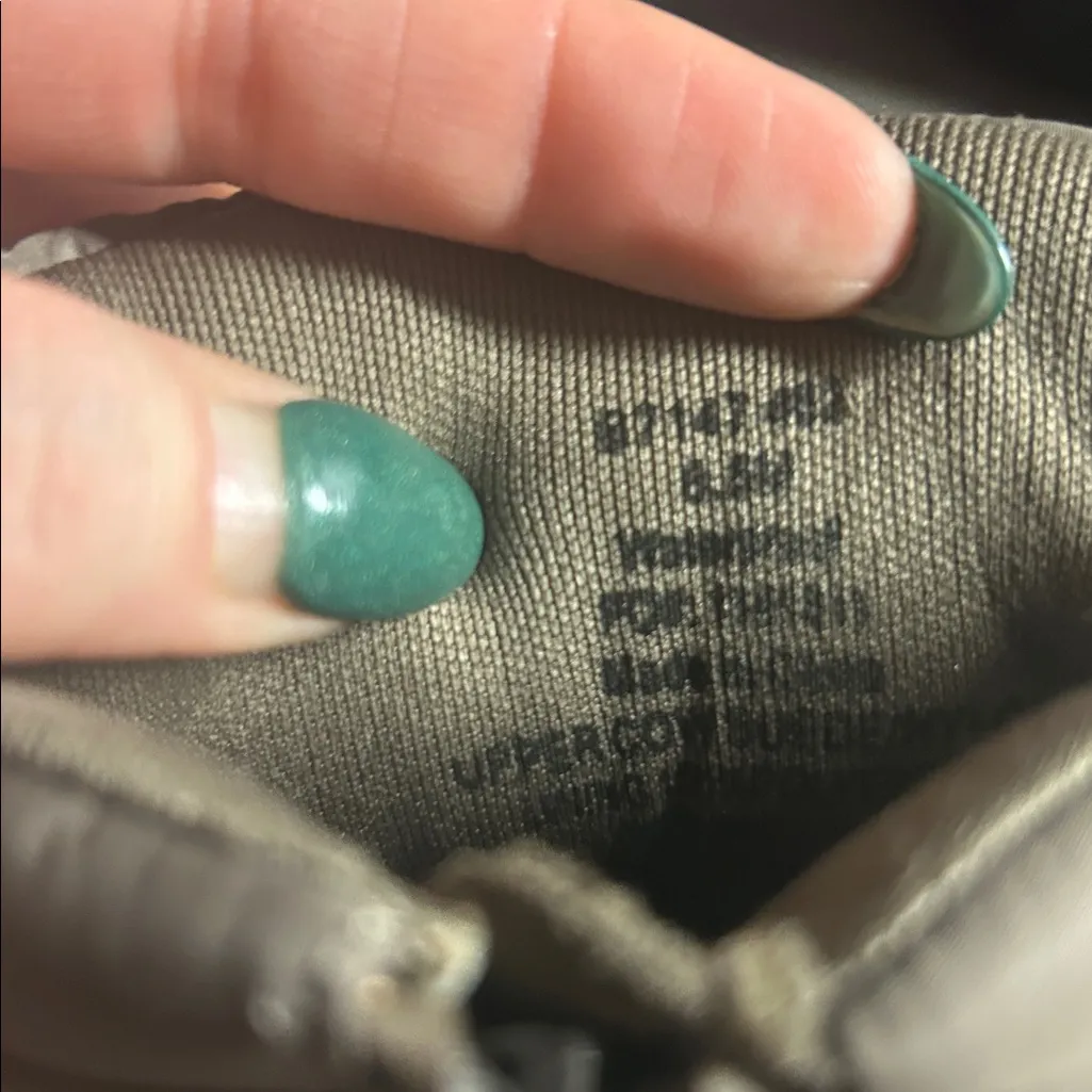 Blondo Waterproof Beige Suede & Quilted Zip Up boots - Image 3