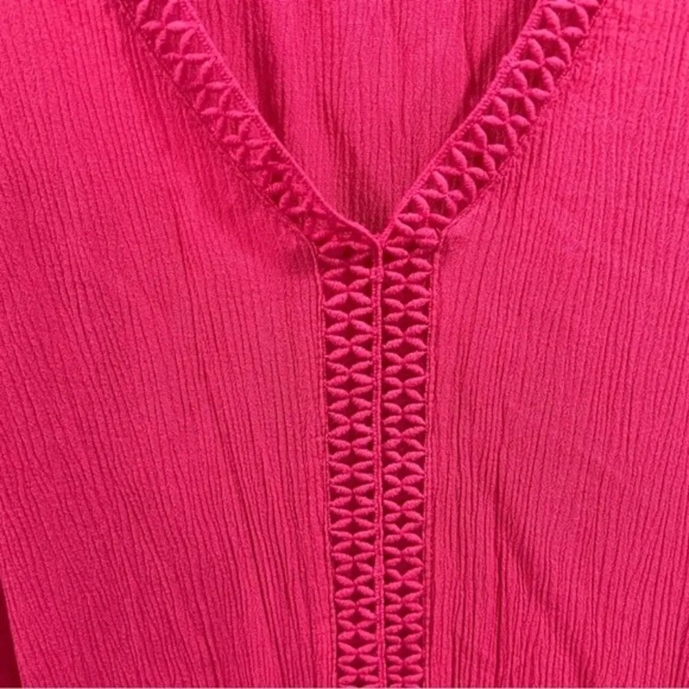 JohnPaulRichard crocheted yoke bright pink vneck top size small - Image 5