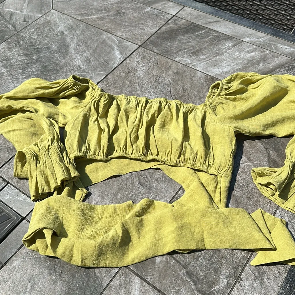 SheIn lime green lightweight long sleeves - Image 4