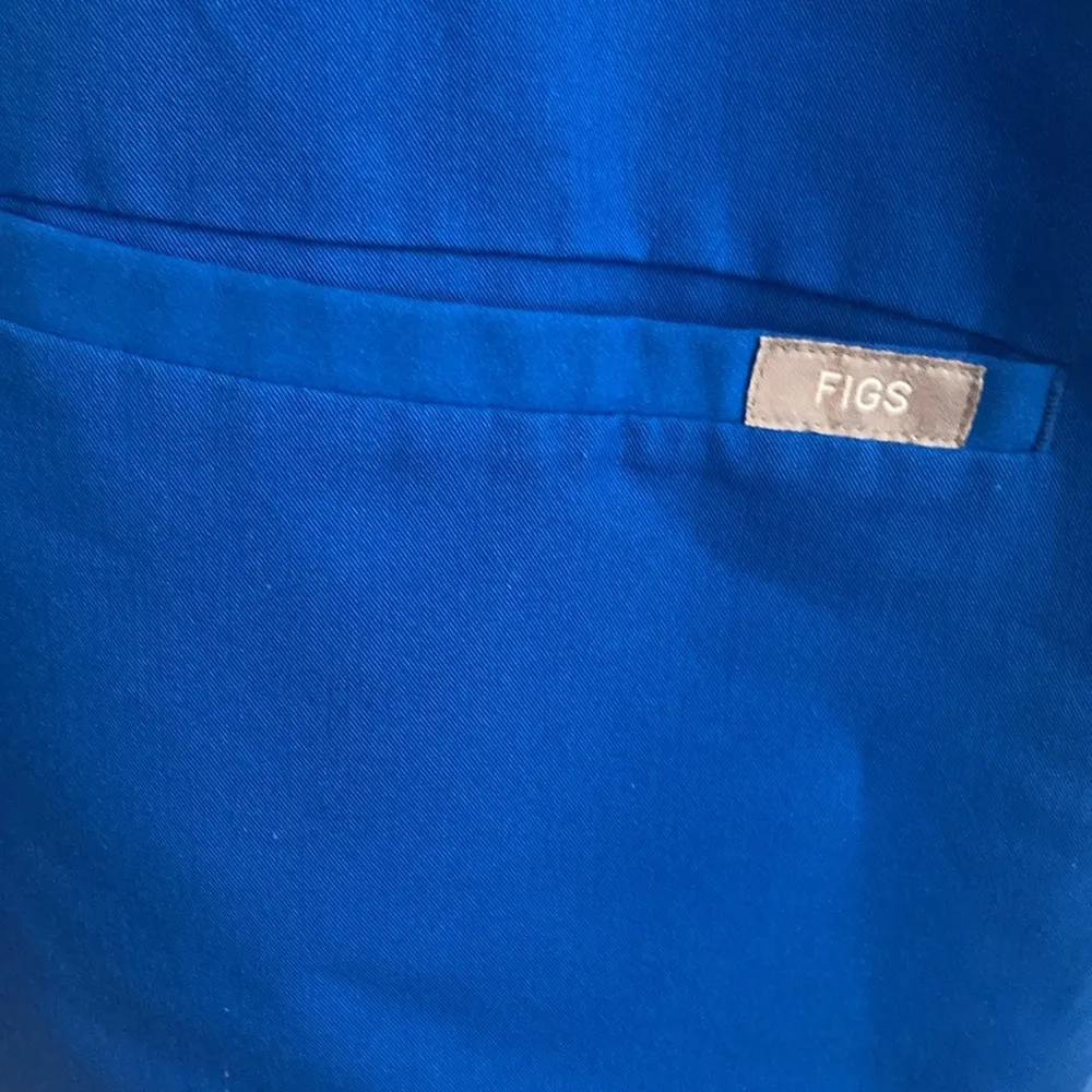 Figs Technical Collection Women’s Size XL Blue Color Scrub Top - Image 3