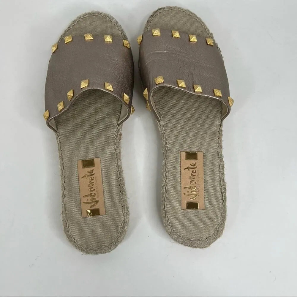 Vidorreta sandals 39 tan metallic leather slip on studded flat espadrille Size 9 - Image 4