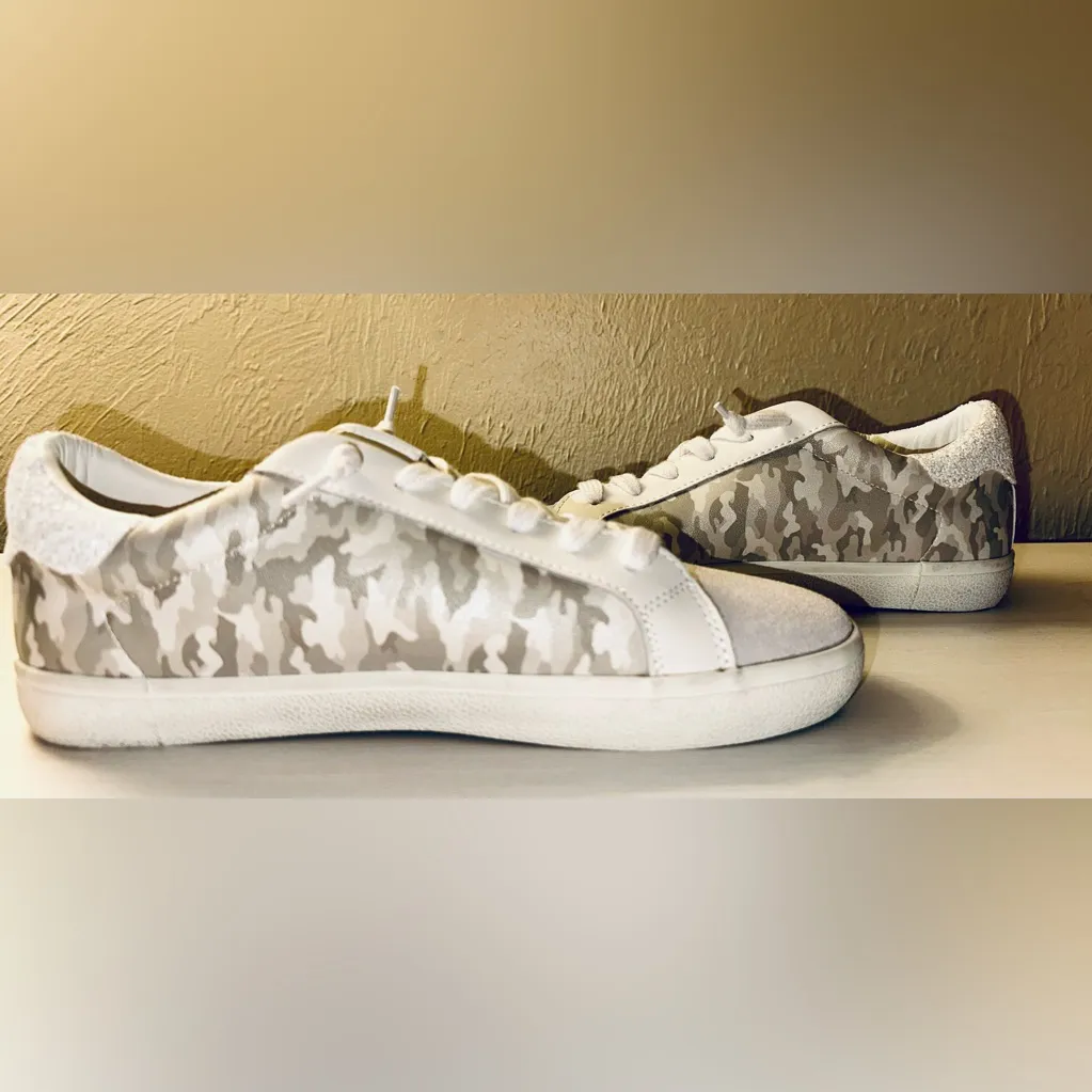 Vintage Havana-Camo Print Star Sneakers-size 11 NEW WITHOUT BOX - Image 2