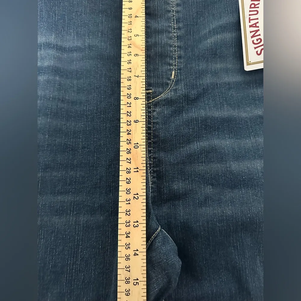 NWT Signature by Levi Strauss Women’s Pull On Skinny Jeans Contouring Size 28 Blue - Image 8