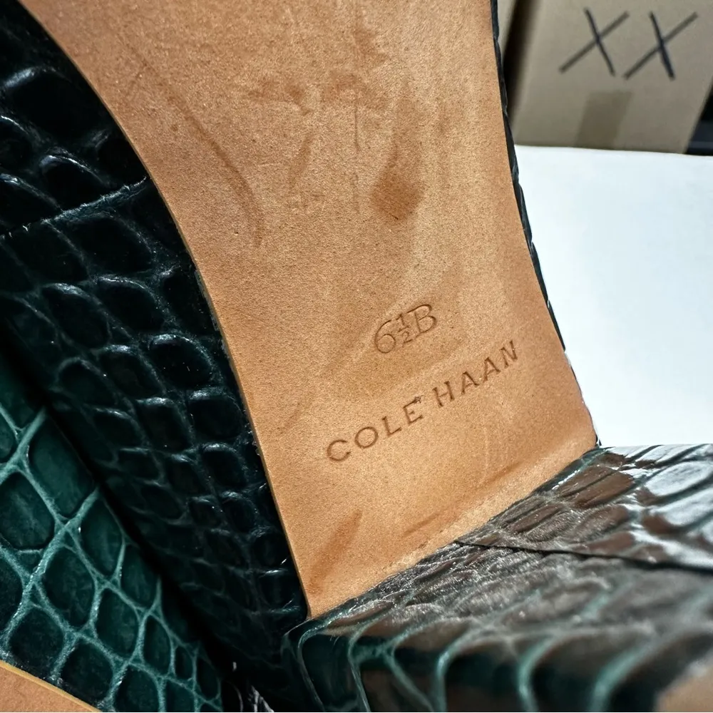 Cole Haan Karena Pump Womens 6.5 Dark Green Embossed Crocodile Print Block Heels - Image 5