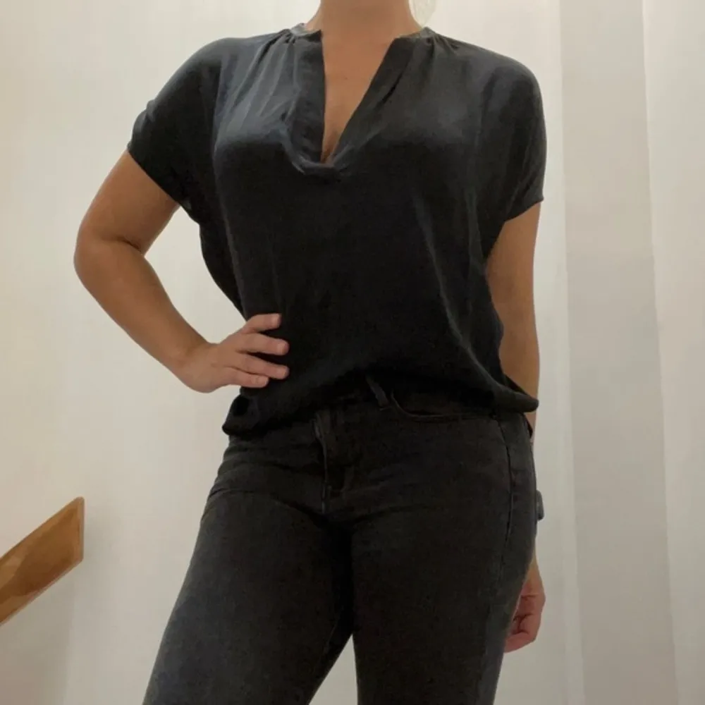 Vince Silk Blouse with leather collar - Image 65