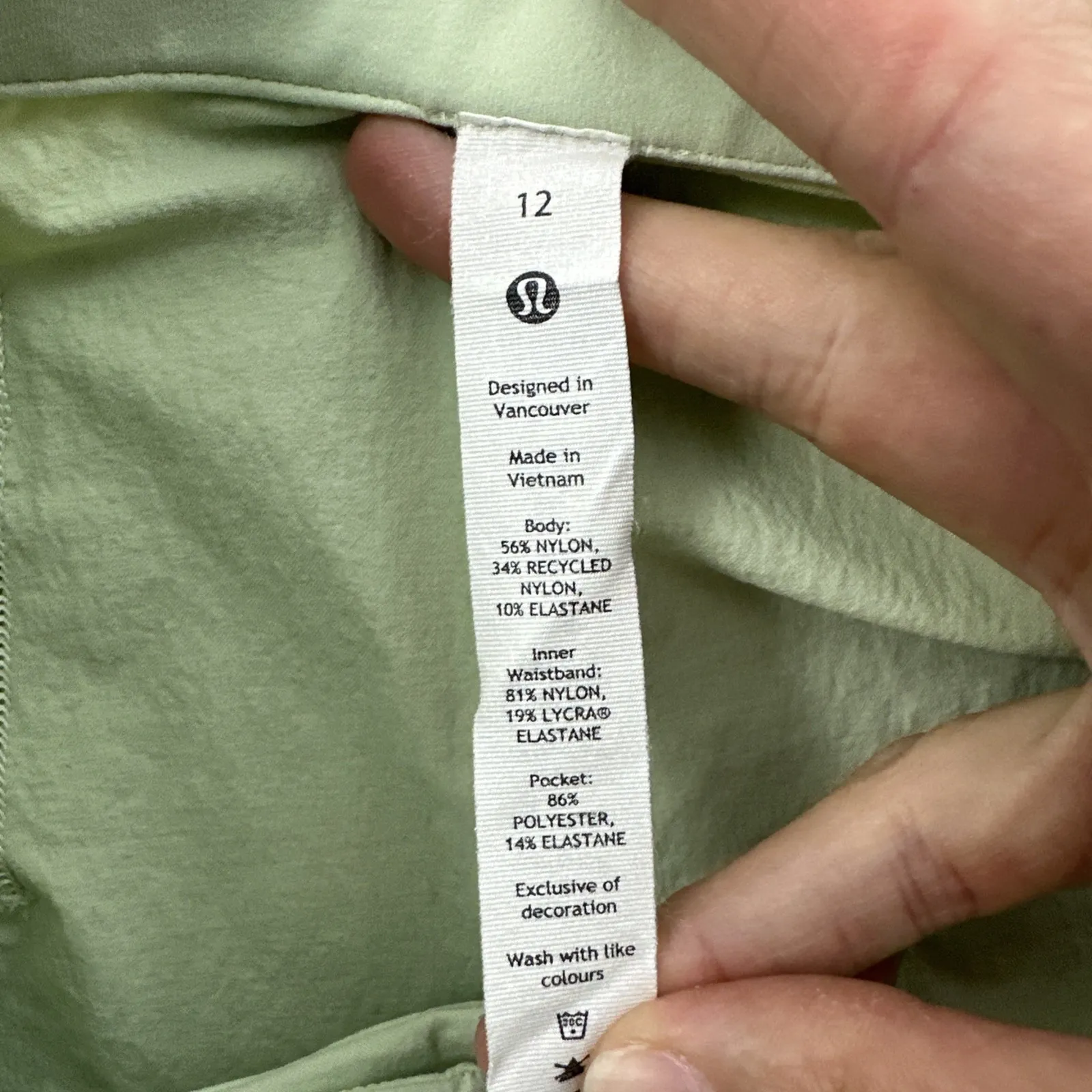 Lululemon Relaxed Fit Super High Rise Cargo Shorts‎ 4" Kohlrabi Green Women's 12 - Image 3