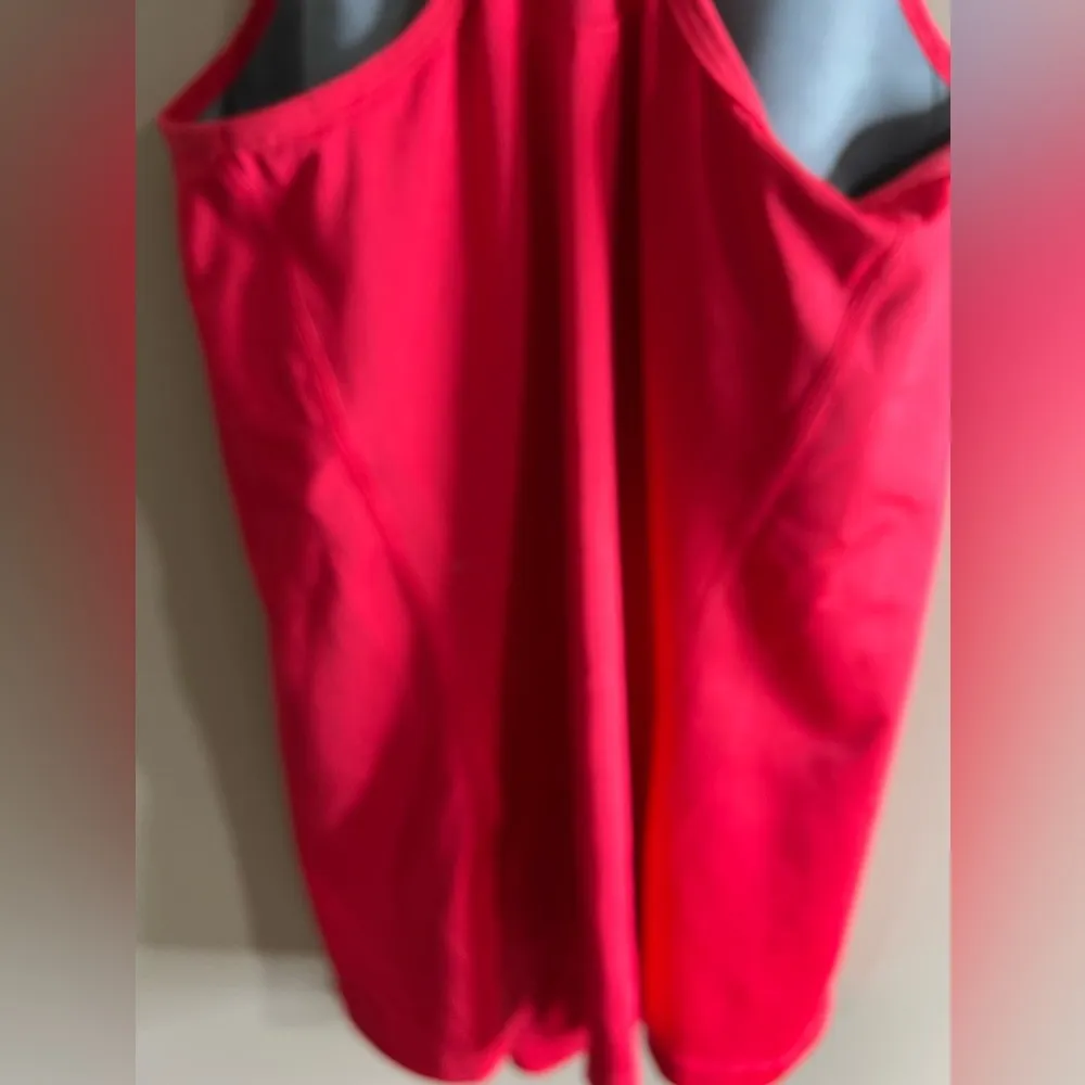 Nike  dri fit racer back tank built in bra size large - Image 6