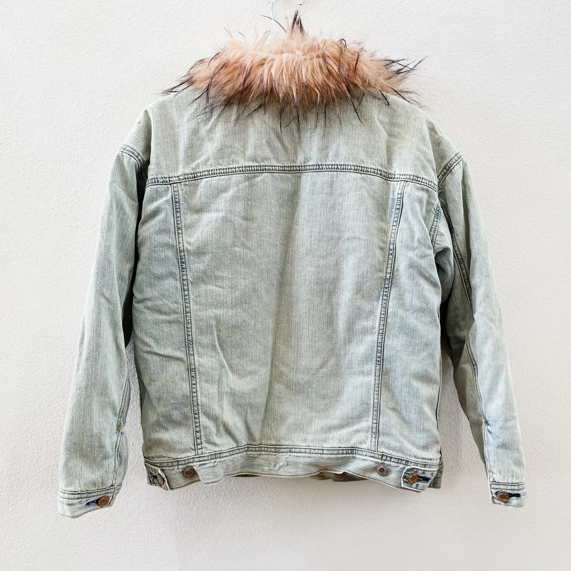 American Eagle Sherpa lined Jean Jacket with Fur collar - Image 4