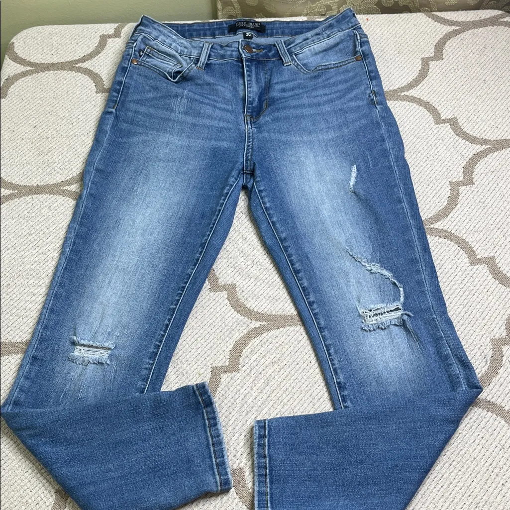 Judy Blue mid rise distressed blue jeans, size 30, Jb8271 dk - Image 16