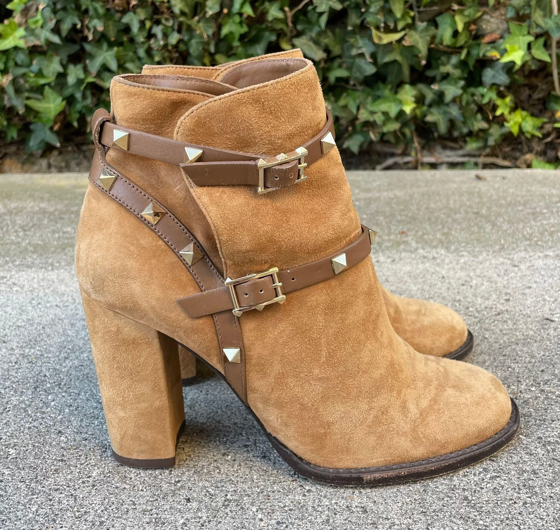 Valentino Garavani Valentino Rockstud 100mm double strap tan suede ankle boots size IT 37.5 US 7.5 - Image 7