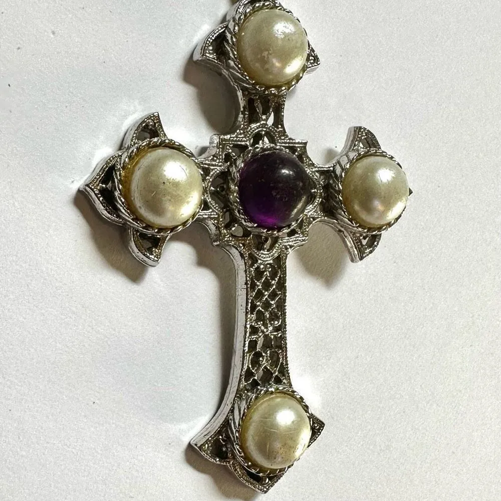 Sarah Coventry crusader cross pendant necklace - Image 9