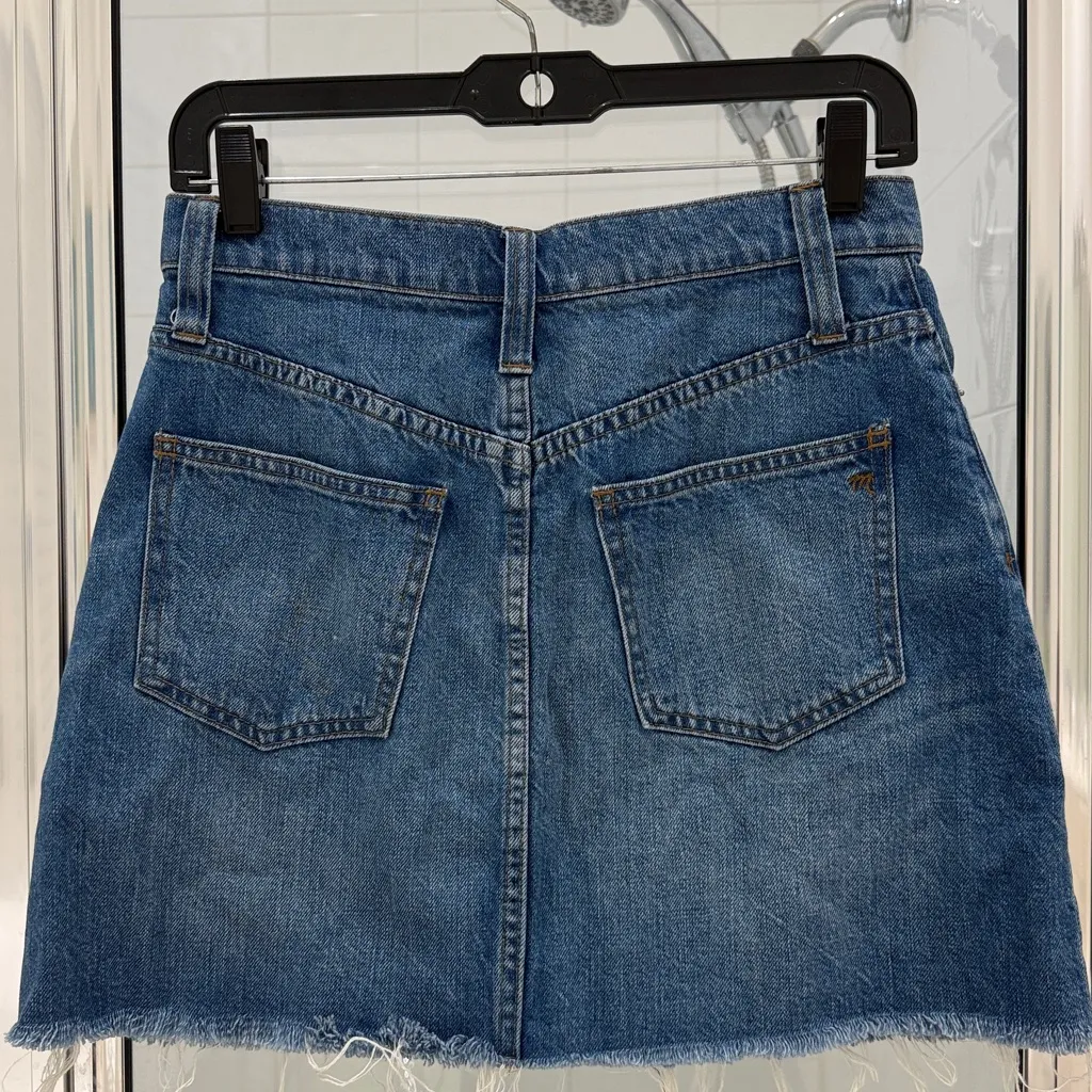 Madewell Rigid Denim A-Line Mini Skirt in Leandra Wash raw hem waist size 26 - Image 4