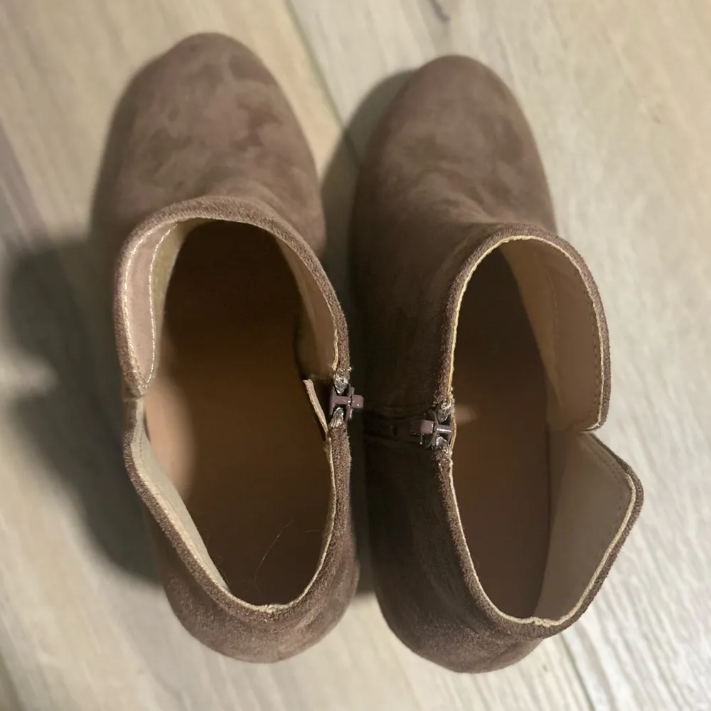 Tan/Brown Ankle Bootie - Image 7