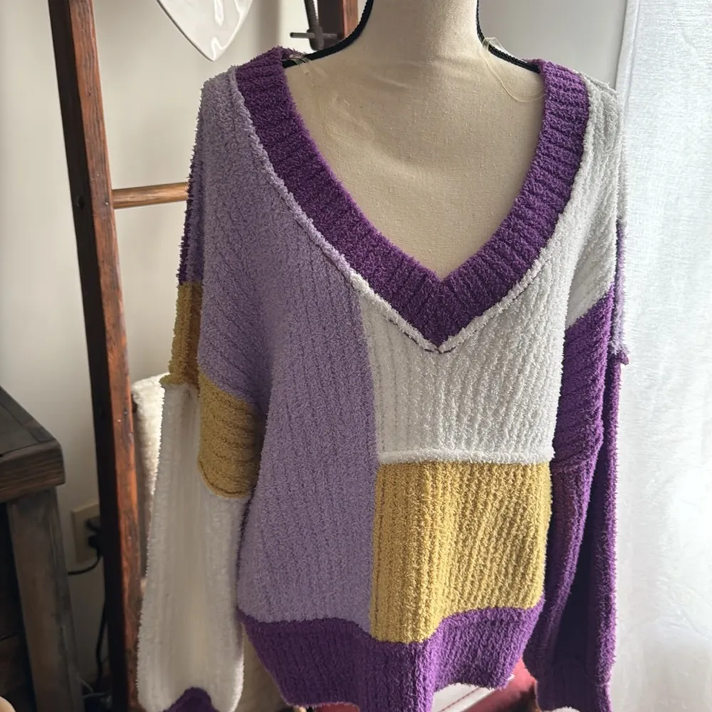 POL Purple and White V-Neck Chunky Knit Oversized Sweater Small - Image 3