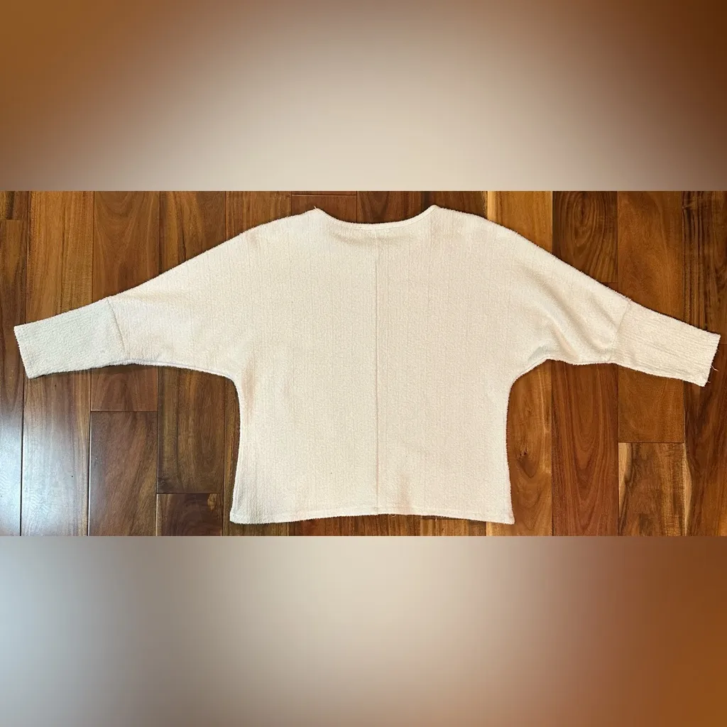 Mango Sweater with Pearl Neck Detail - Image 11