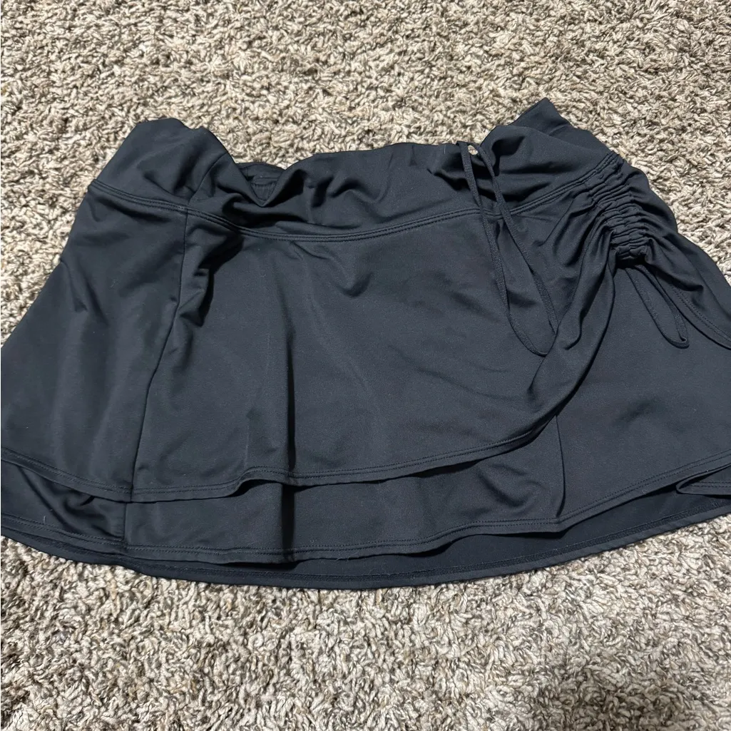 Athleta Micro Ruched Cinch Side Skort - Image 2