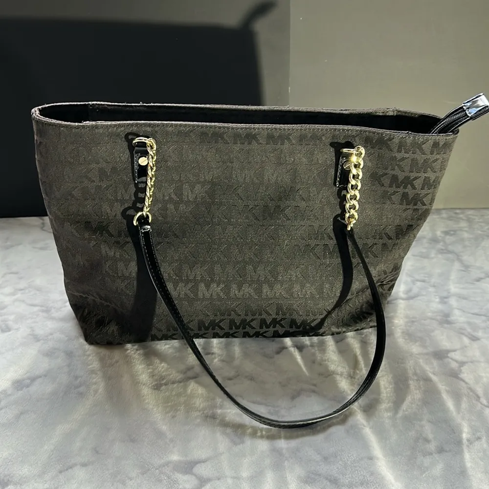 MICHAEL KORS Jet Set Chain Tote Black - Image 4