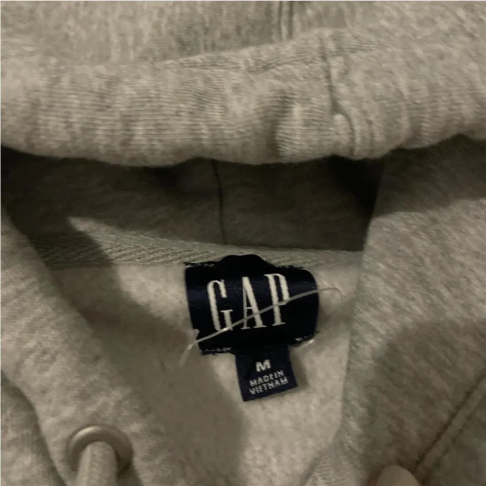Gap  Heather Gray cropped Hoodie - Image 2