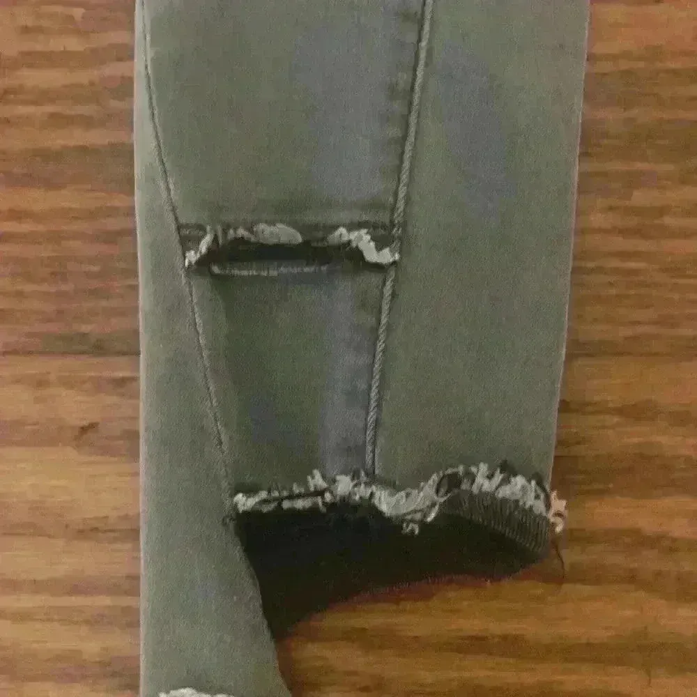 ARTICLES OF SOCIETY gray  skinny jeans  distressed sz 24 (00) Exc Con - Image 4