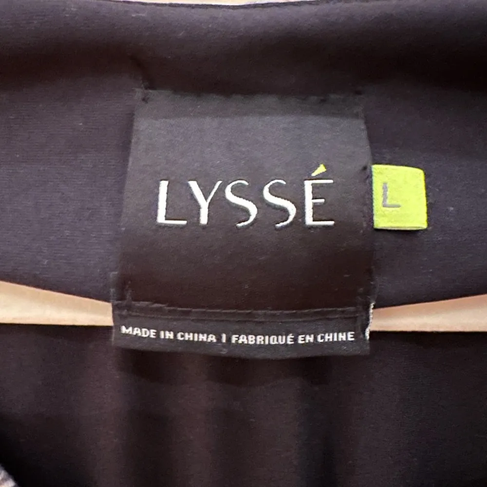 tunic top. Beautiful black and white feather pattern, Sz L, EUC - Image 4