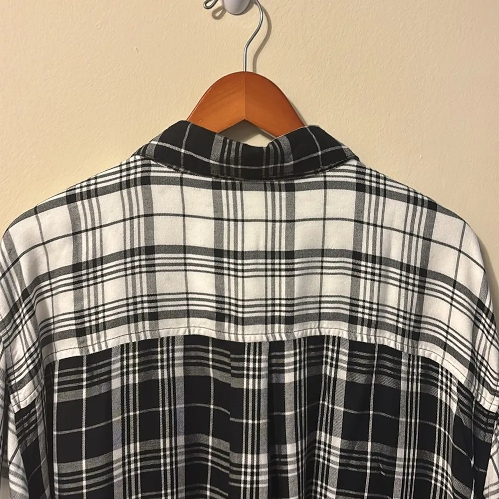 Lane Bryant Women’s Blouse Button Down Black White Monochrome Plaid Shirt - Image 5