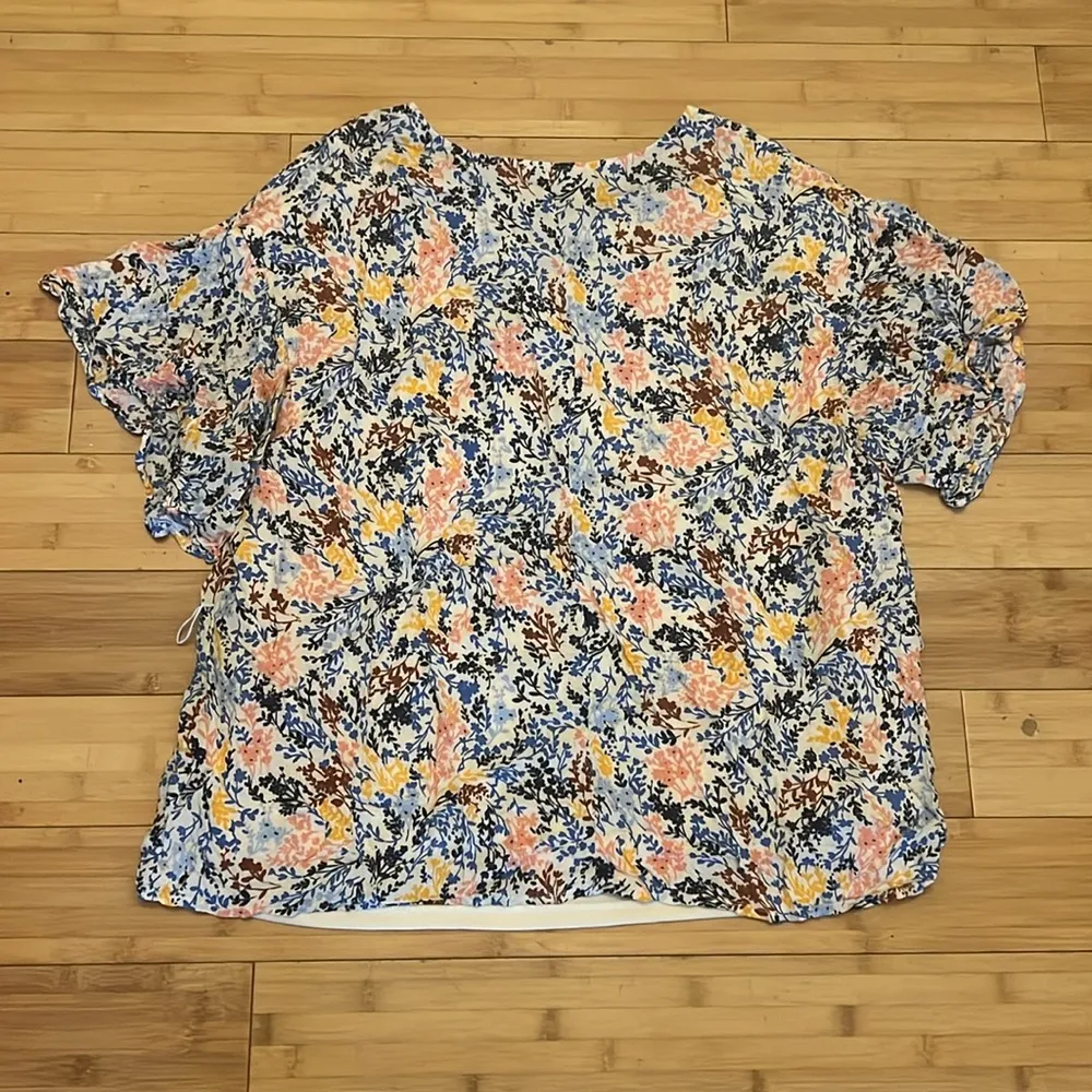 Jessica Simpson floral top - Image 2