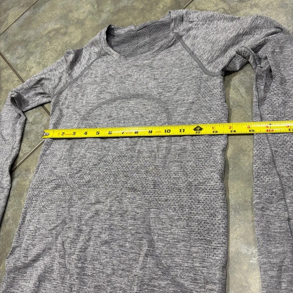 Lululemon Swiftly Tech Shirt Women Sz 4 Long Sleeve Gray Top Run Yoga Workout - Image 9