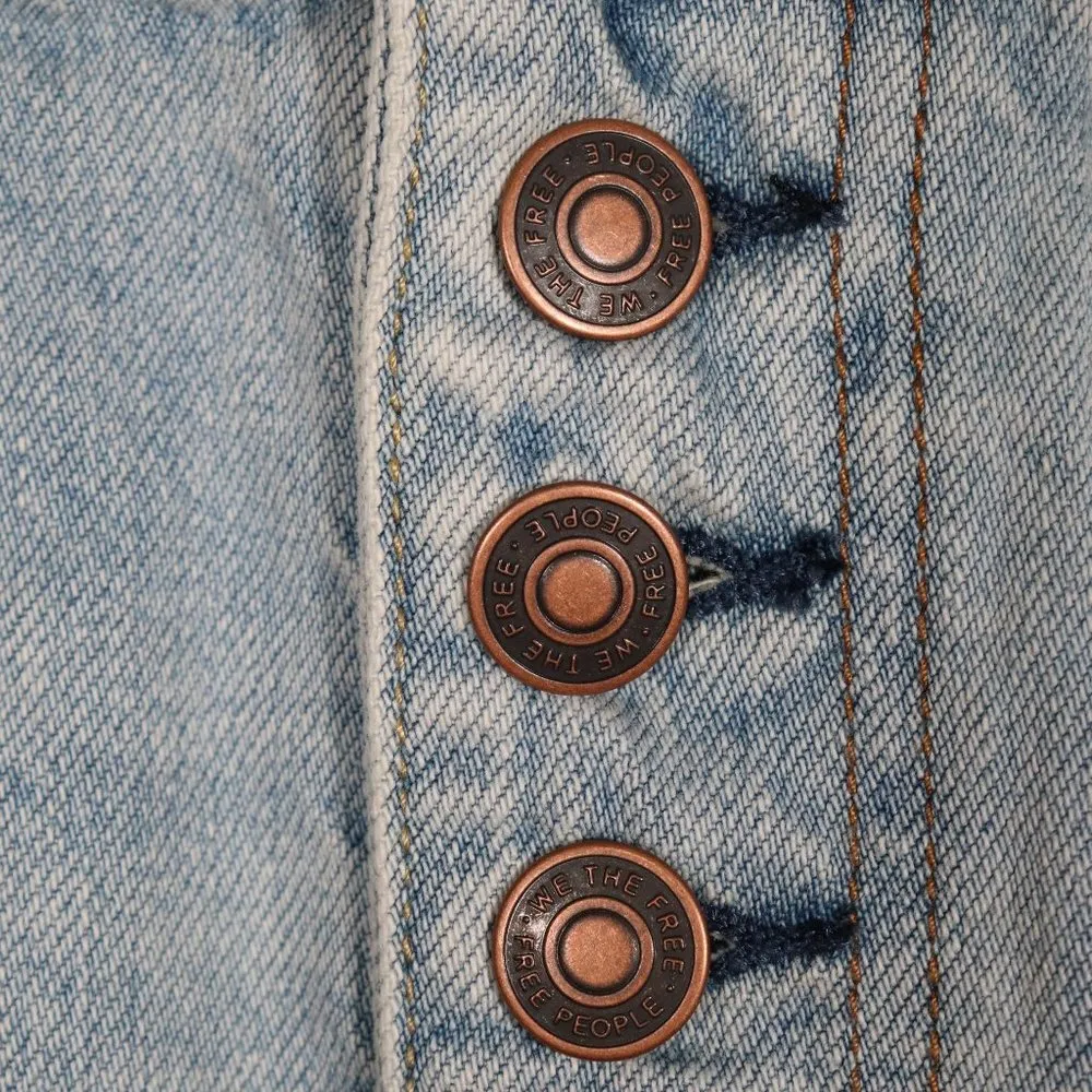 Free People NWT  Distressed Light Denim Skirt - Image 8