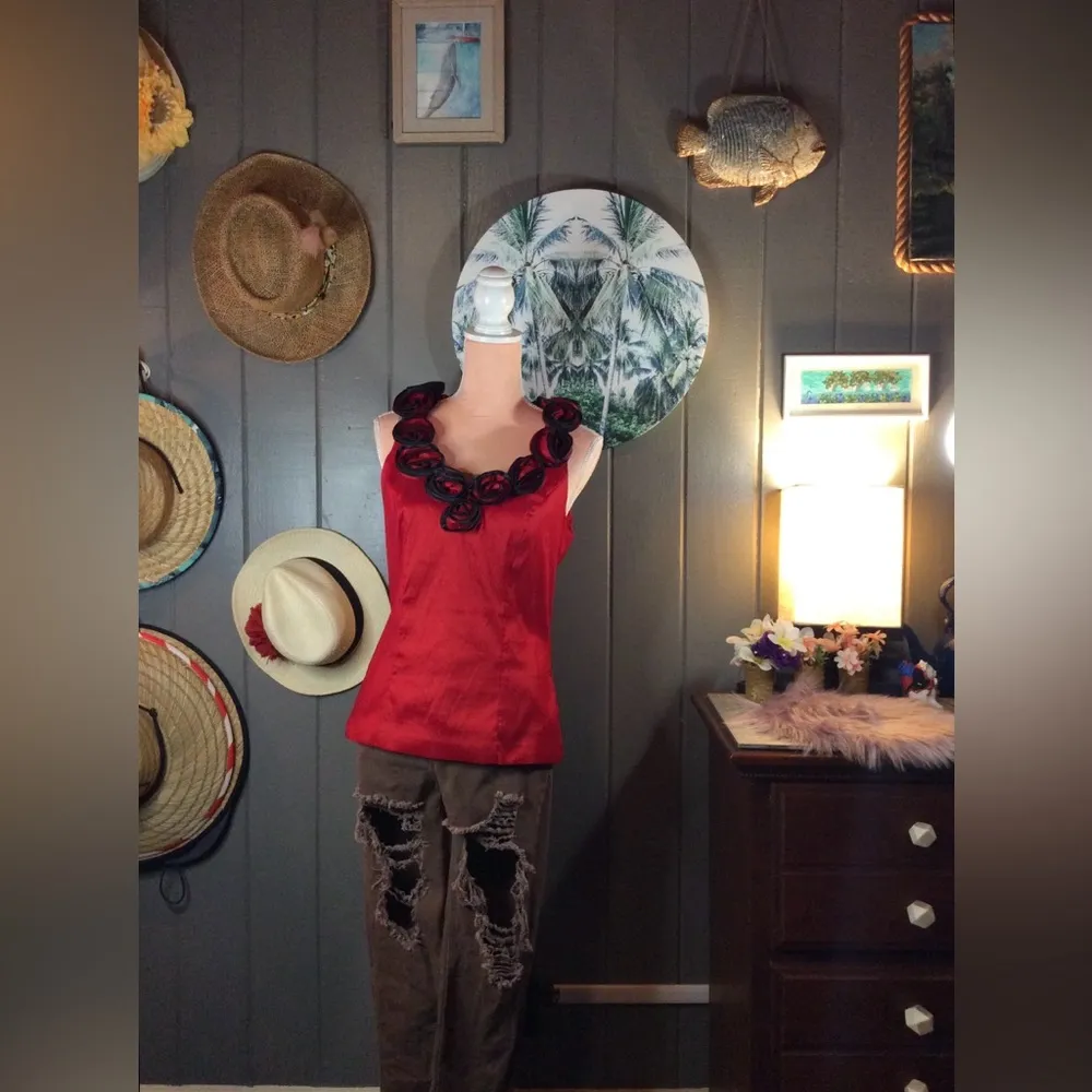 Rose Embellished Dressy Sleeveless Red Top Medium - Image 5