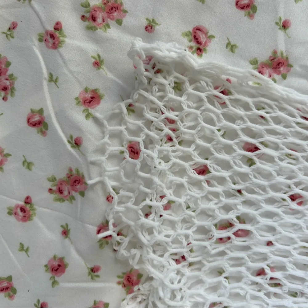 White fishnet top Size undefined - Image 6