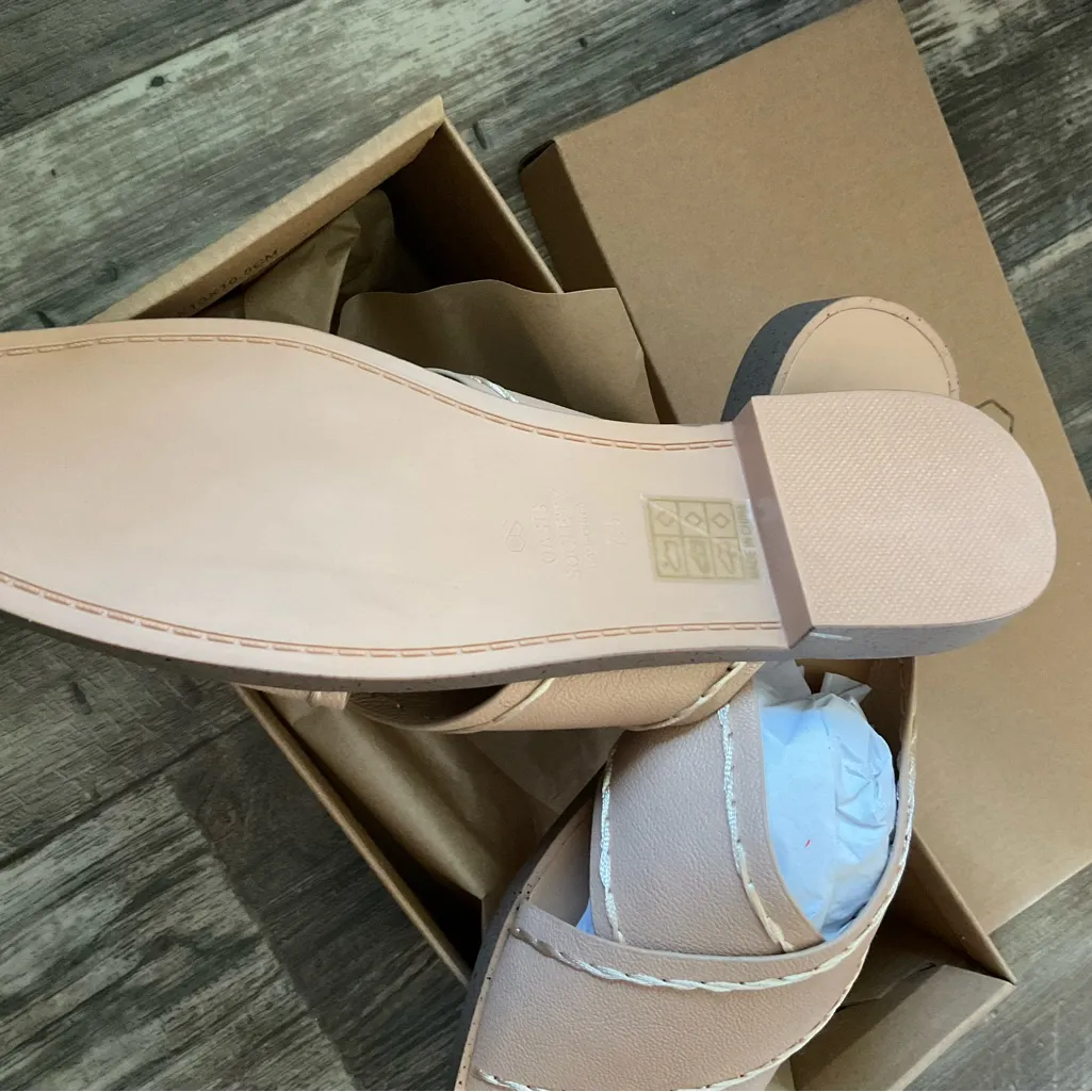 Oasis Society Nude Slide Sandal. Size 7.5. NIB Tan - Image 3