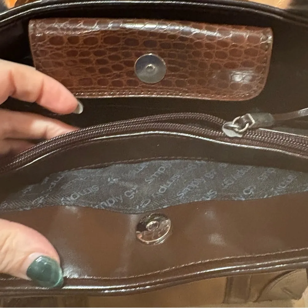 Stylish Brown Shoulder Bag with Leather Trim and Comfortable Handles nwot - Image 5