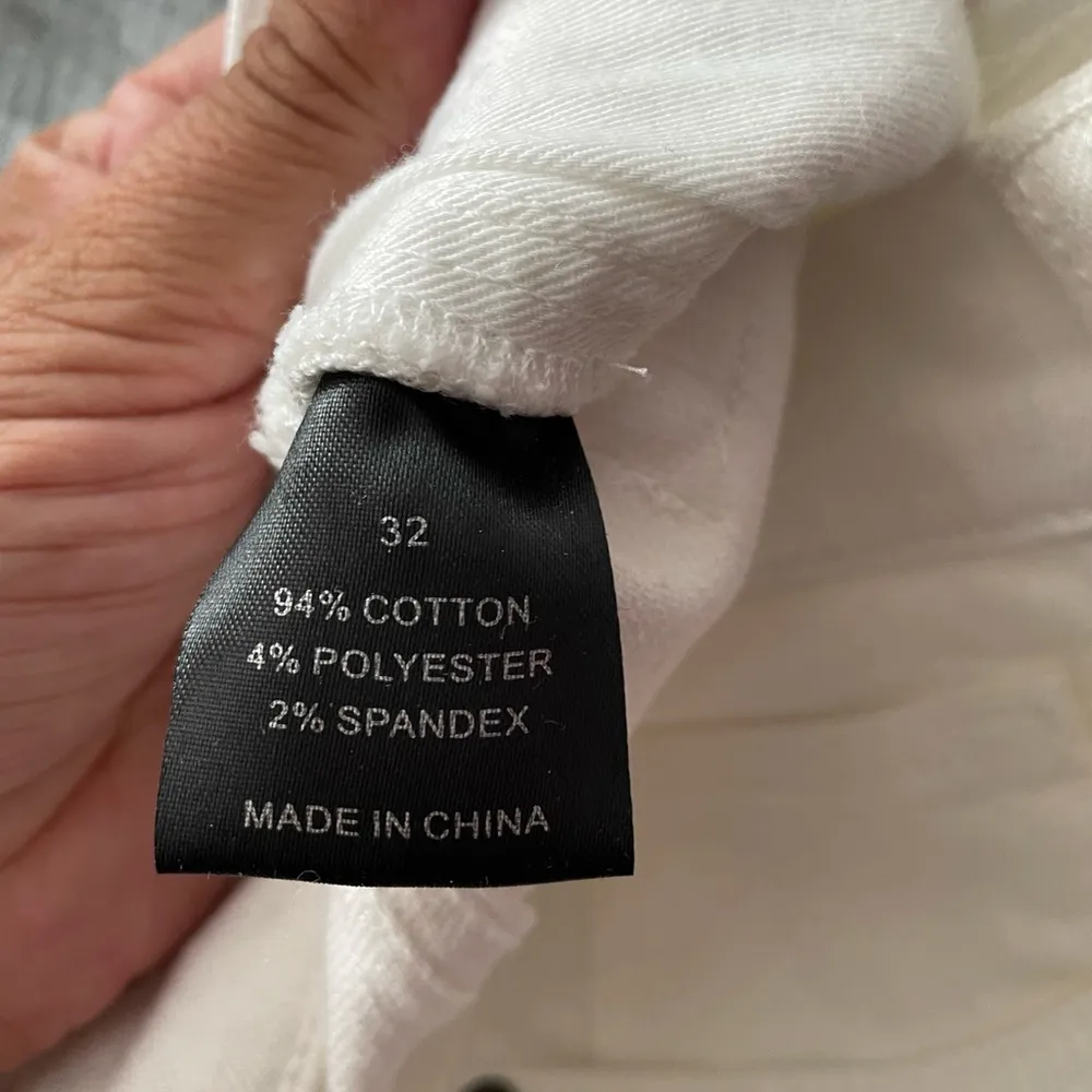 Johnny Was Eyelet Embroidered White Jeans size 32 - Image 6