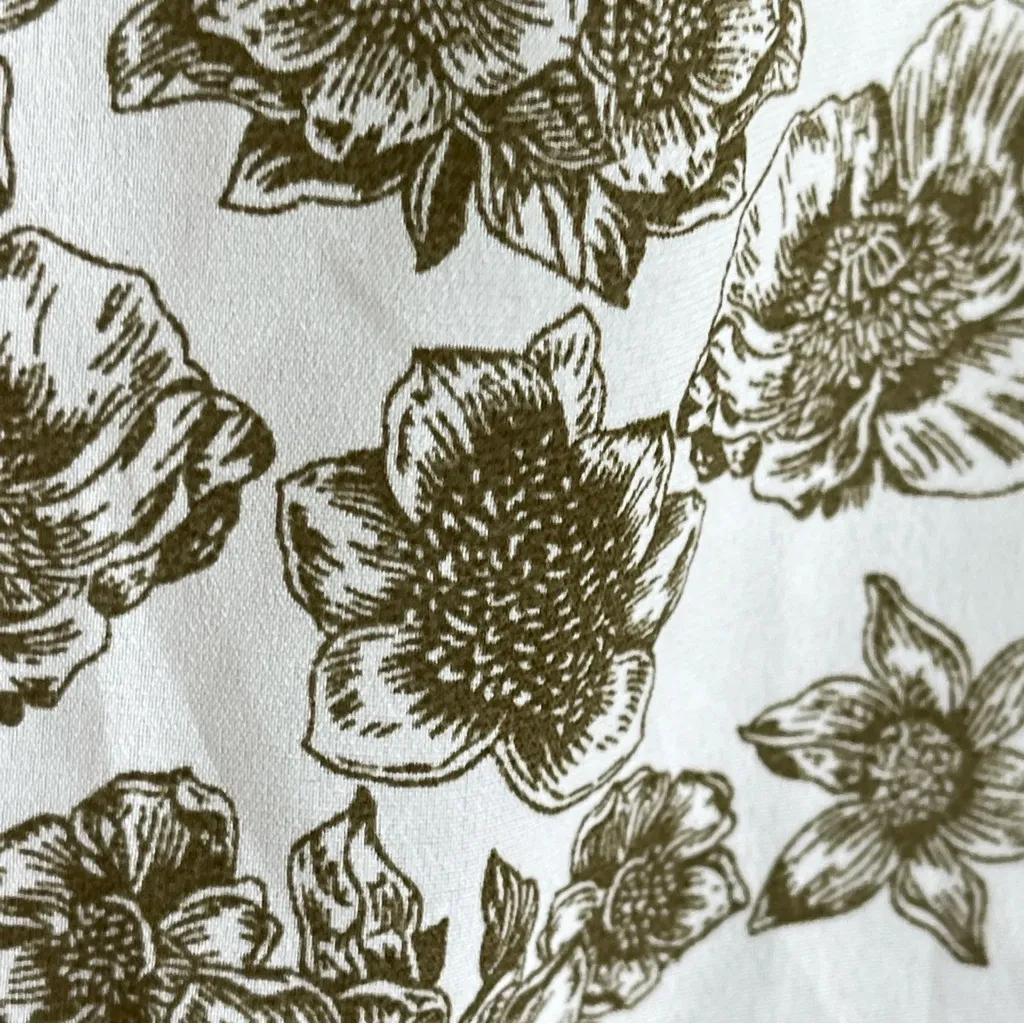 Blouse floral print short sleeves and ruffle accent Feminine cottage dressy - Image 5