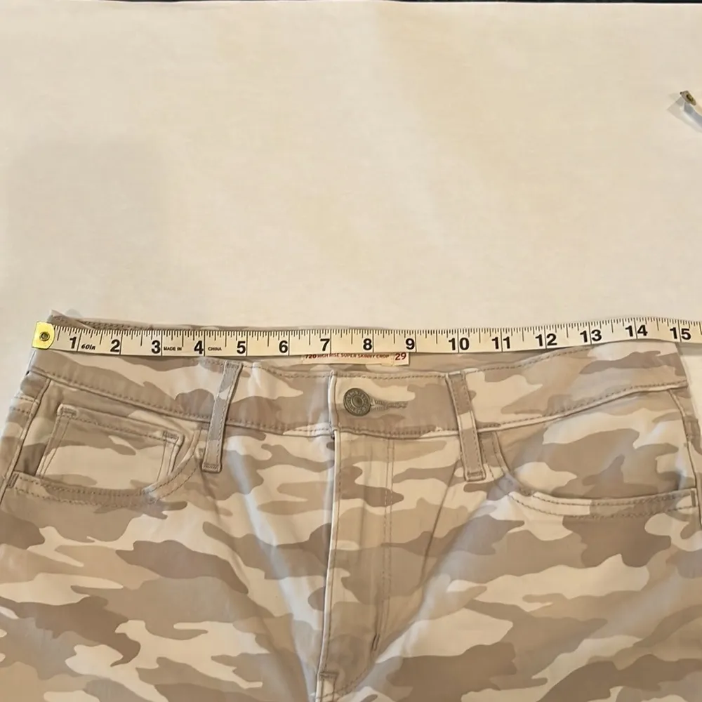 Levi’s 720 High Rise Super Skinny Crop Camo Jeans Size 29 - Image 9