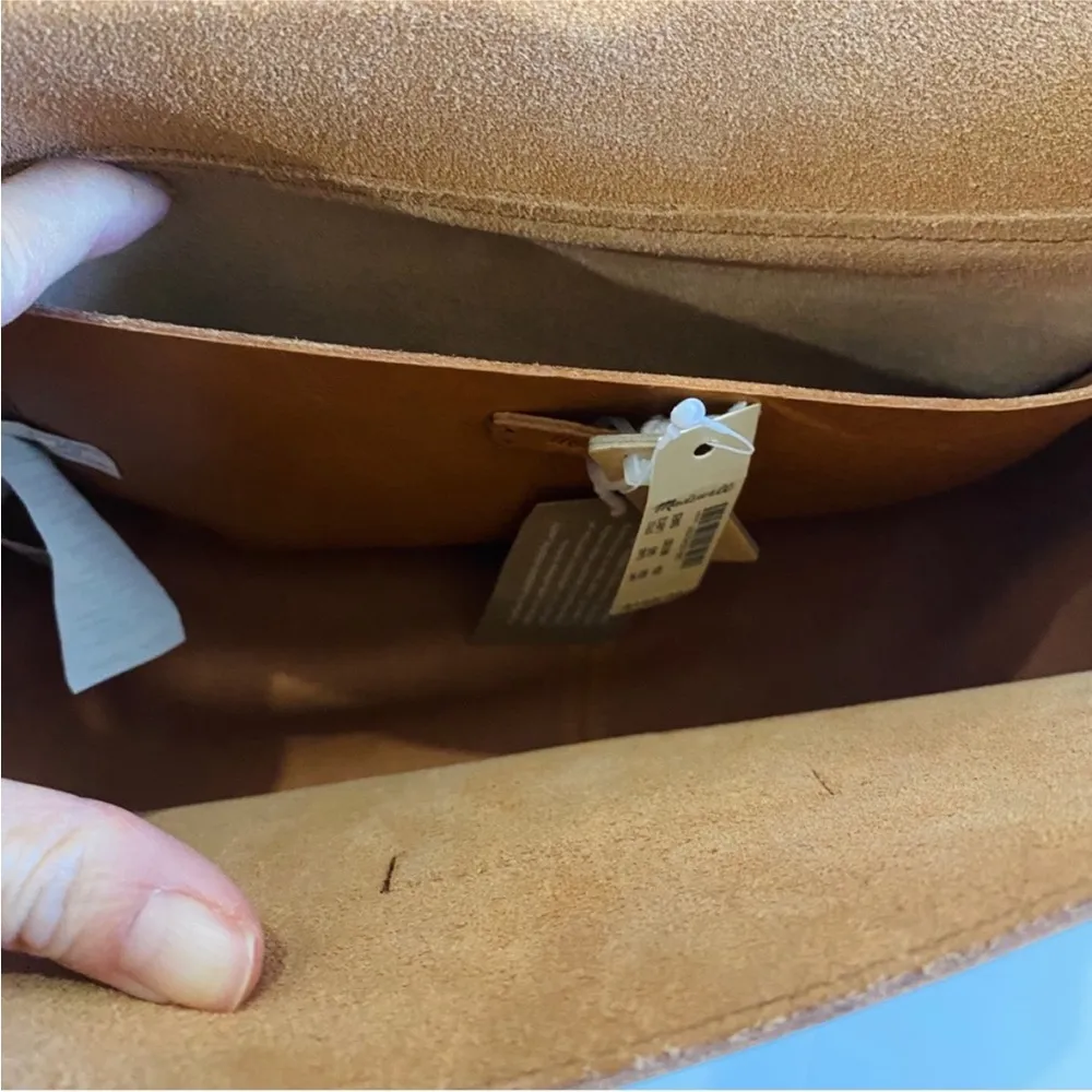 Madewell  Abroad Shoulder Bag tan One Size - Image 8
