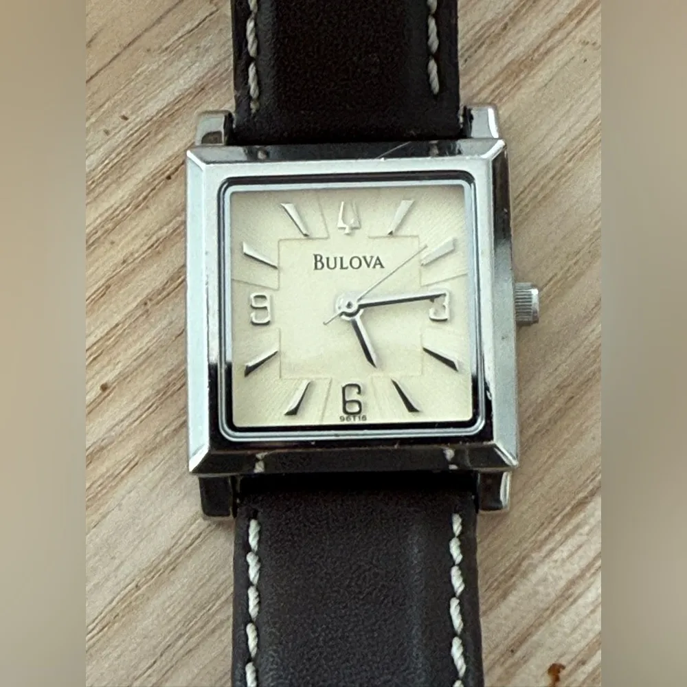 Bulova Ladies Luxury Watch Square Cream Dial Leather Strap New Battery - Image 3