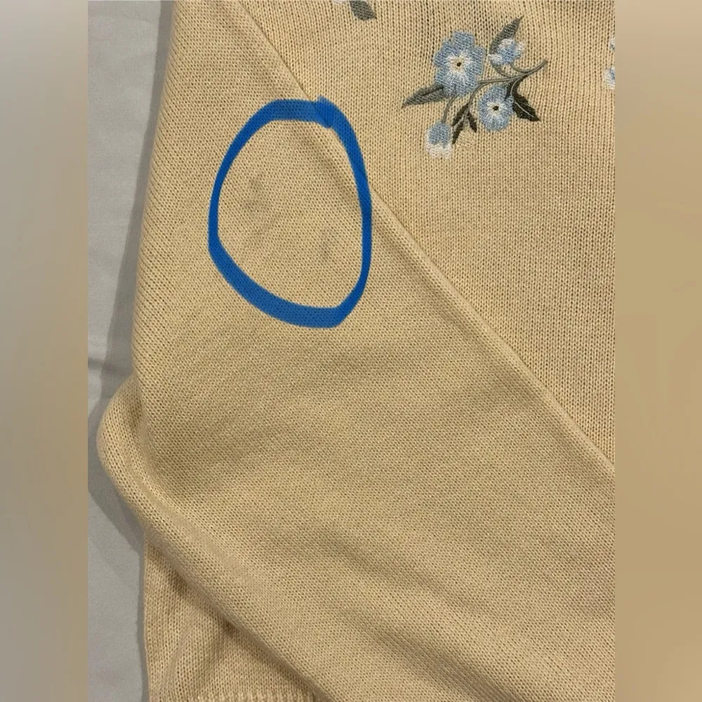 H&M Cream Crew Neck Sweater with Floral Embroidery - Image 12