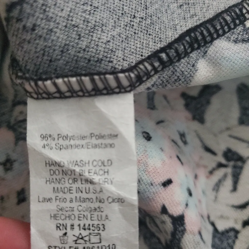 Maxi dress off shoulders size small, black with multicolor flowers . Stu… - Image 6