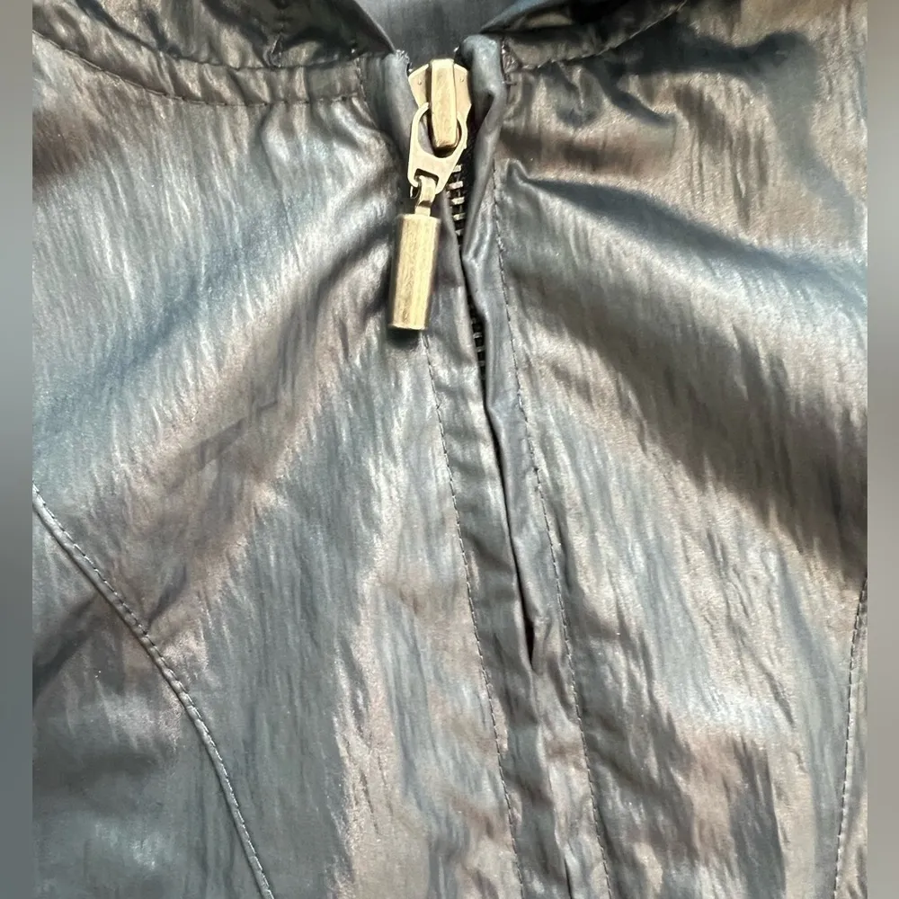 Zenergy by Chicos water resistant short sleeved hooded jacket sz 3 - Image 4