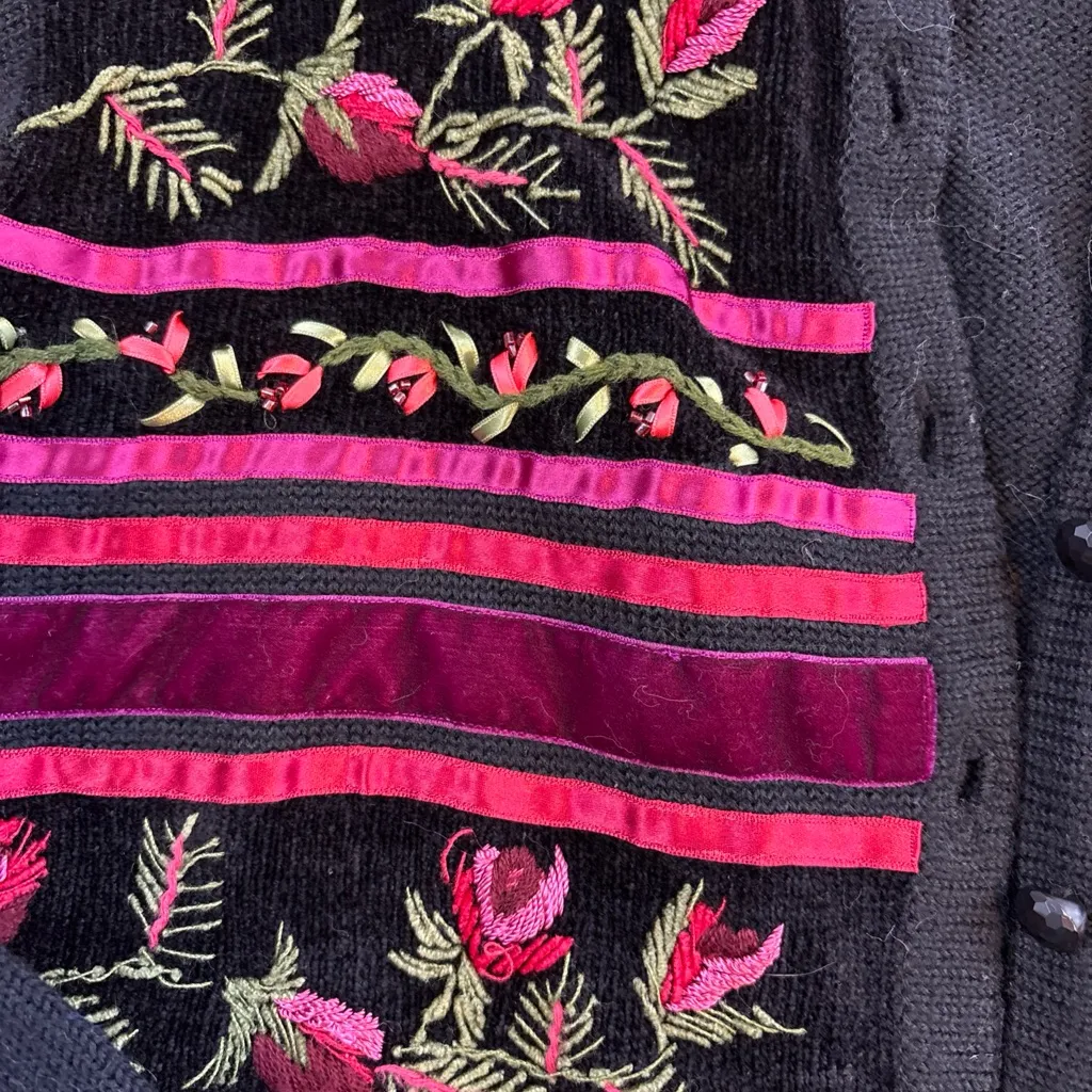 Vintage Black and Red Floral Embroidered Cardigan beaded size large? - Image 4
