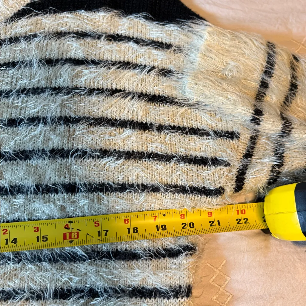 HONEY PUNCH Knits fuzzy 3/4 Sleeve Pullover - Image 6