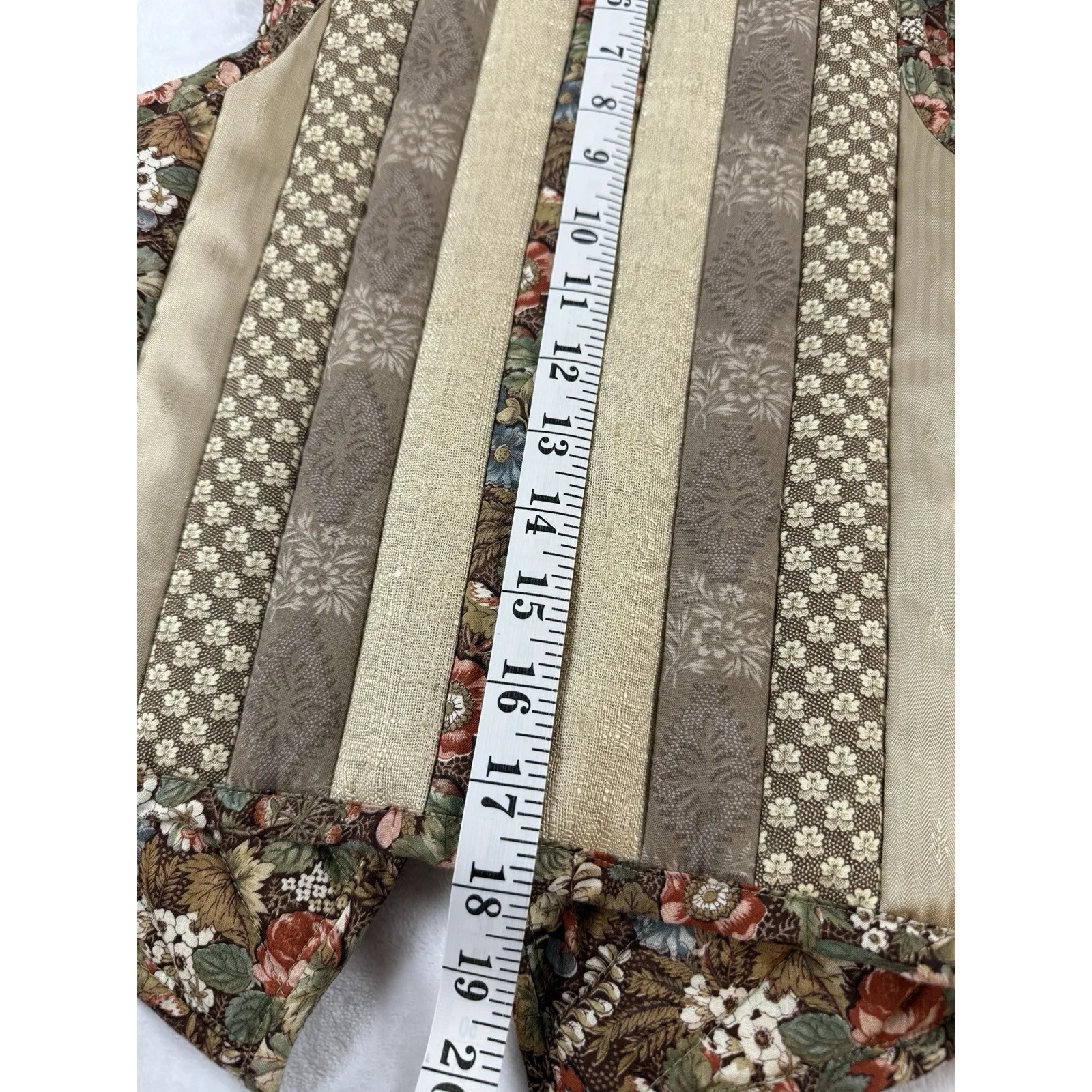 Vintage Handmade Quilted Patchwork Vest Small/Medium Boho Reversible Cottage Tan - Image 7