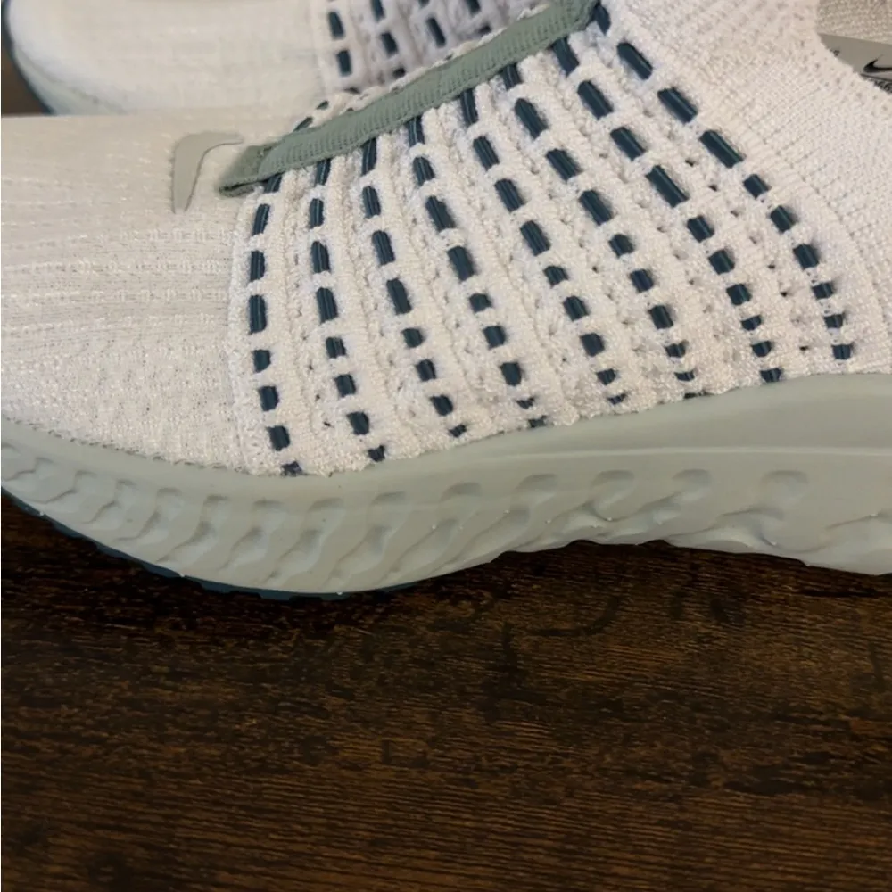 Nike React Phantom Run Flyknit 2 Womens 6.5 Platinum Tint Teal Slip On Shoes - Image 4