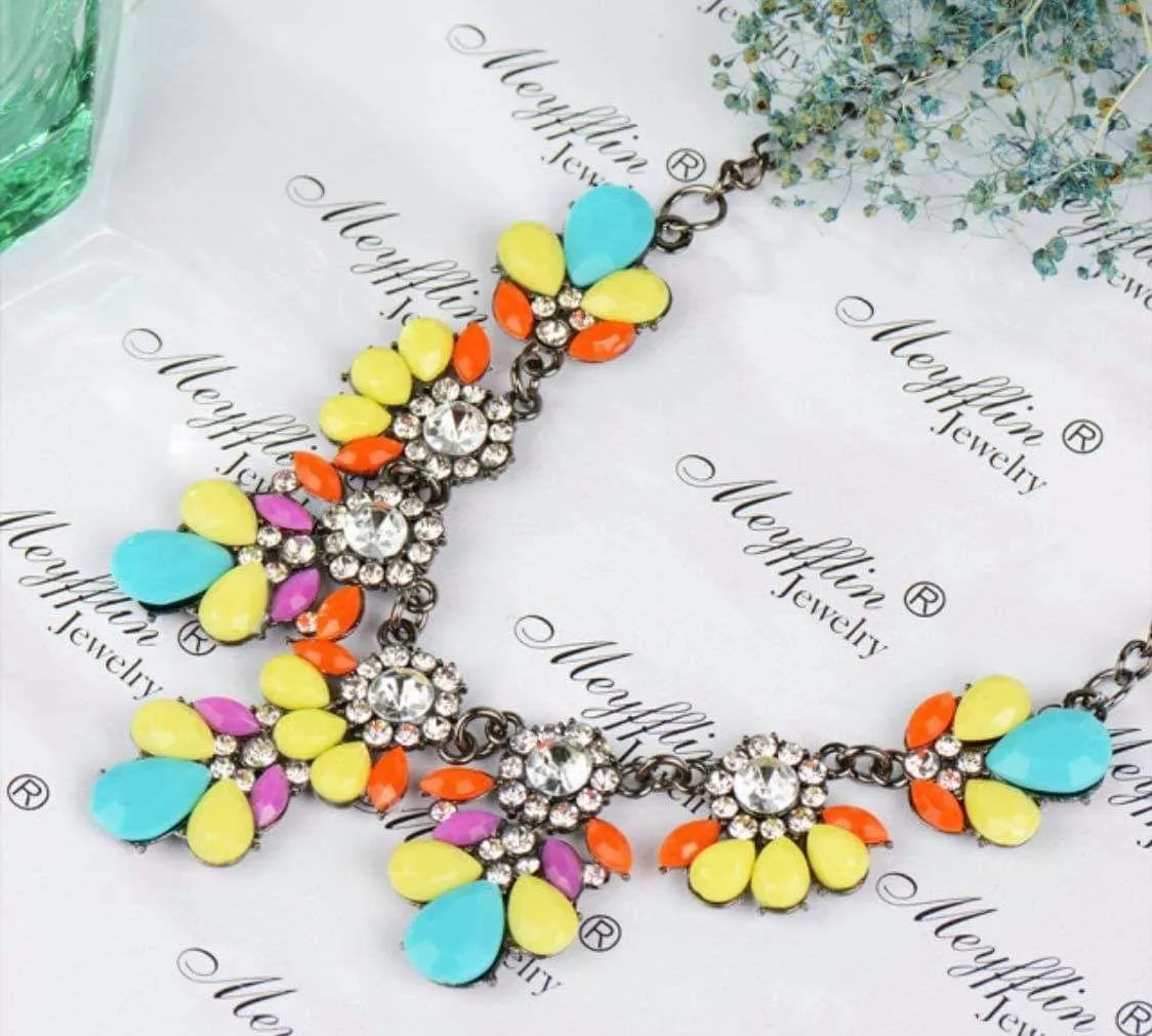 Resin Gems and Rhinestone Summer Style Flowers High Fashion Necklace Multiple - Image 3