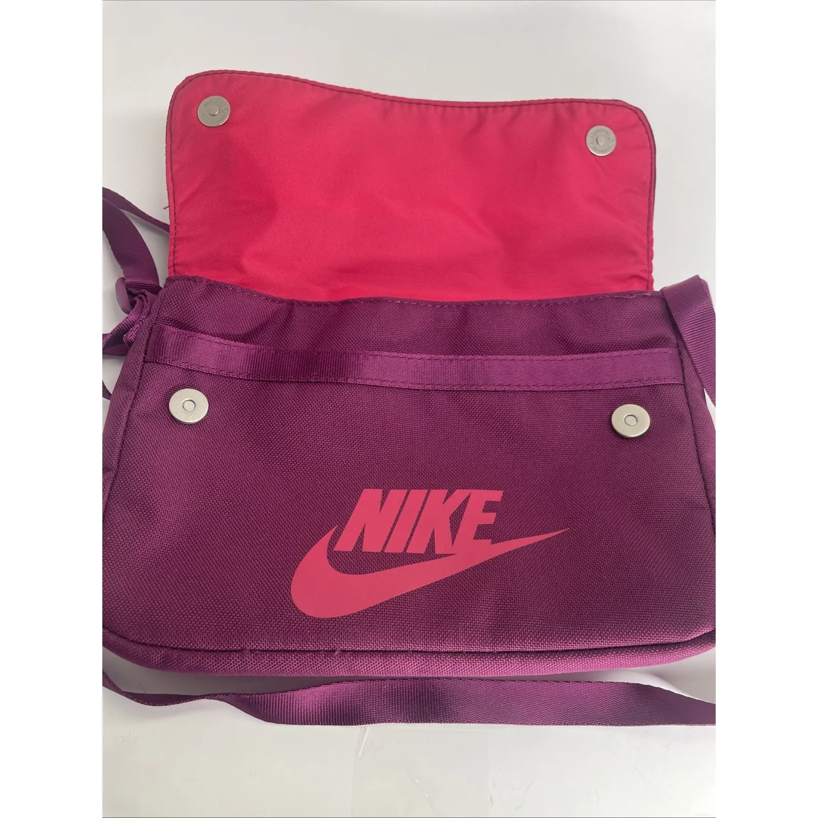 Nike Womens Sportswear Futura 365 Crossbody Bag, Magenta, Berry - Image 3