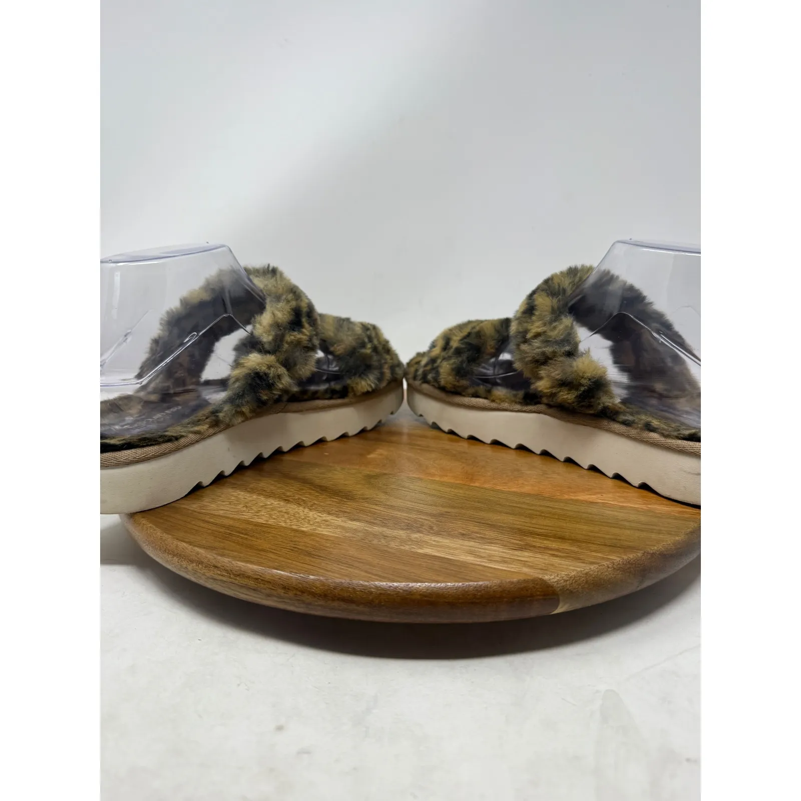 Koolaburra by UGG Leopard Print Faux Fur Criss Cross Slide Platform Sandals 7 - Image 6