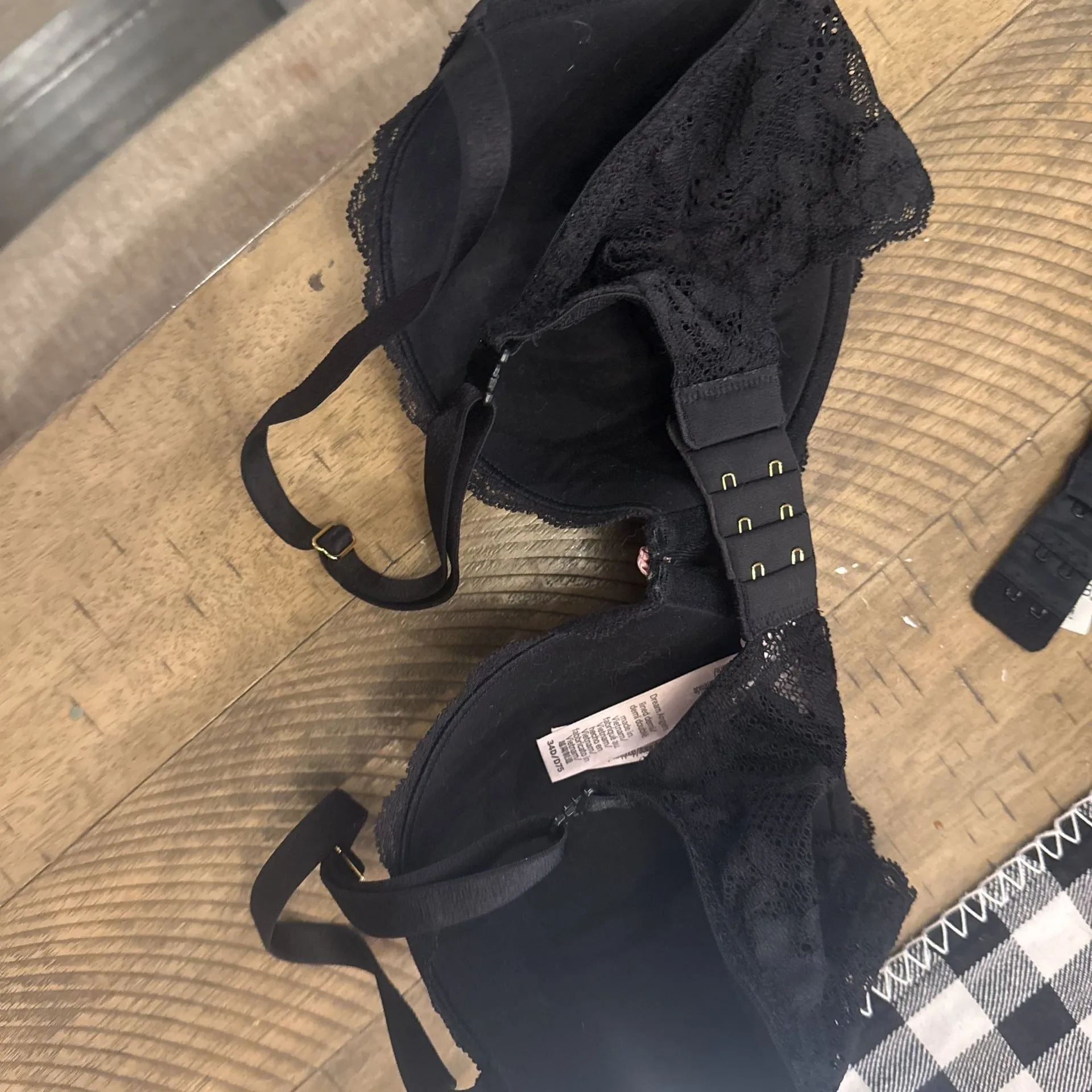 Victoria's Secret Dream Angels Black Floral Lace Lightly Lined Demi Bra 34D - Image 2