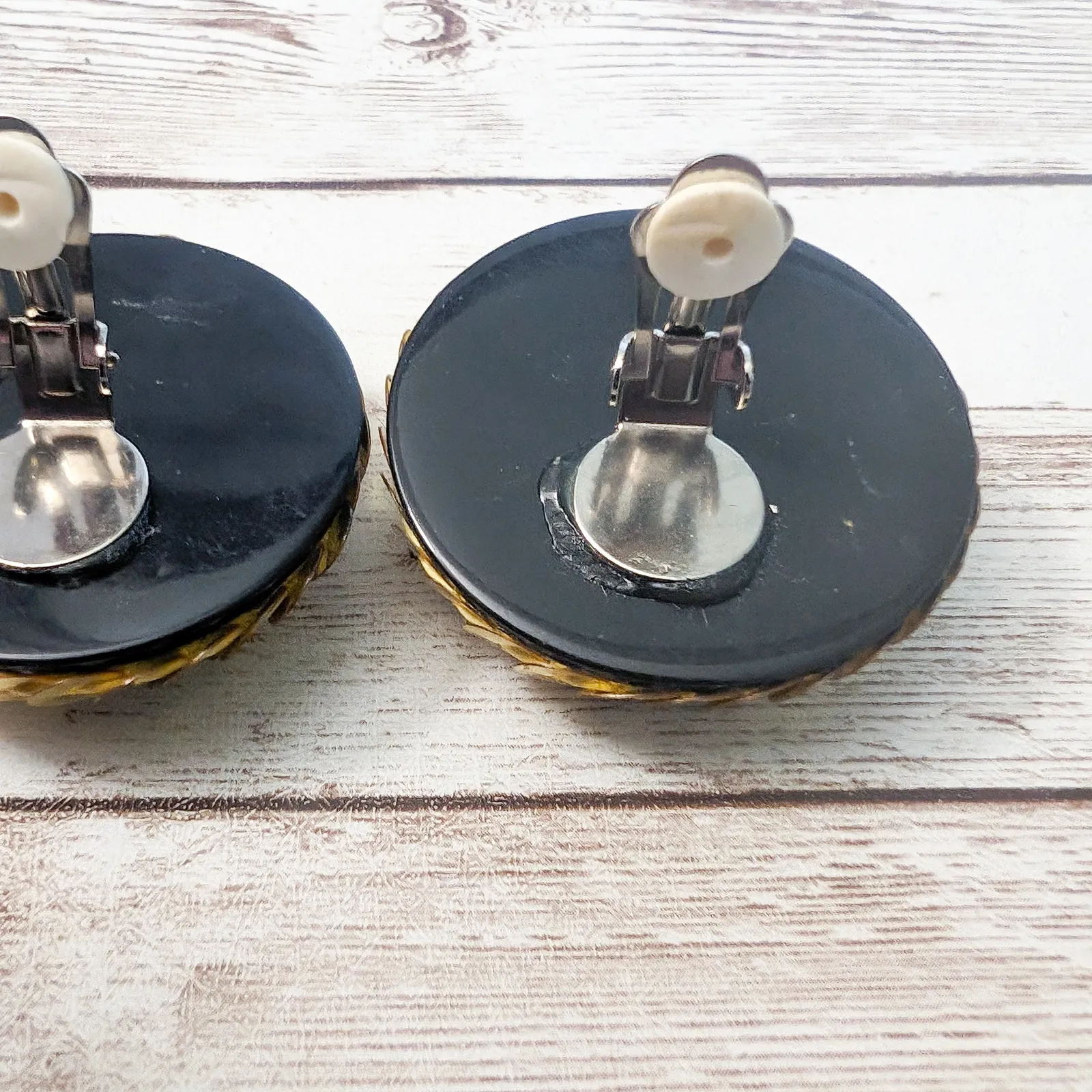 Vintage Clip On Earrings - Image 6